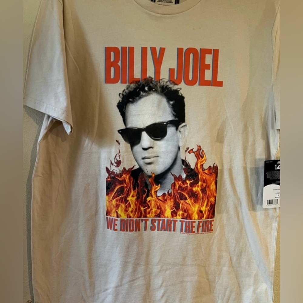 LEE MEN'S BILLY JOEL GRAPHIC TEE